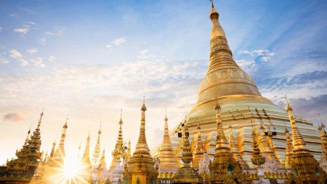 Bình minh ở chùa Shwedagon
