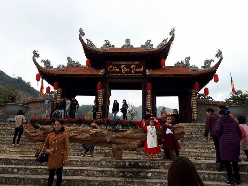 Tân Thanh tuy là ngôi chùa còn rất trẻ nhưng đã thu hút lượng du khách lớn