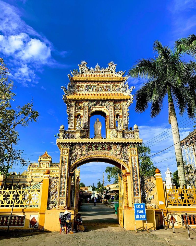 Cổng chính của Chùa Vĩnh Tràng