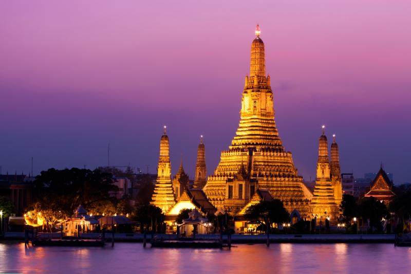 Chùa Wat Arun vào buổi tối