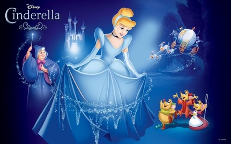 Cinderella và chiếc váy cổ tích gây rúng động màn ảnh rộng