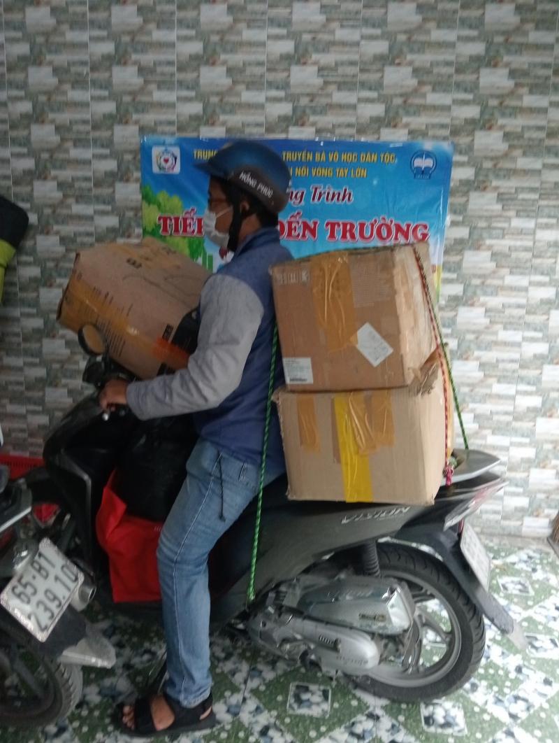 CLB Thiện Nguyện Nối Vòng Tay Lớn