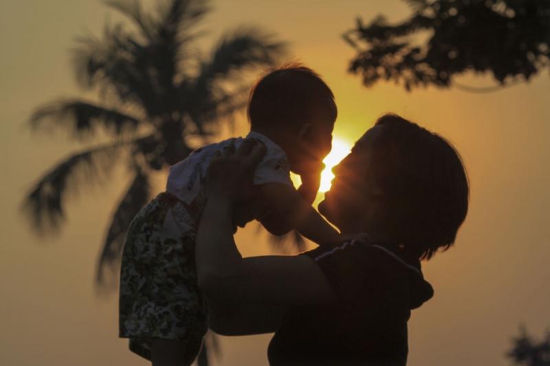 Mẹ là ánh sáng đời con