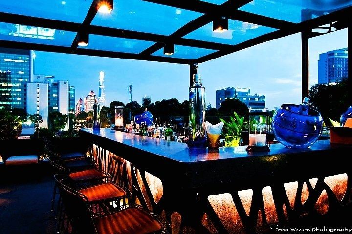 Cloud 9 Rooftop Bar – số 2 Công trường Quốc Tế, Q.1