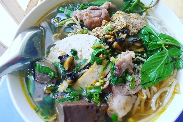 Cô Bích - Bún riêu cua & ốc (Nguồn: Lalin Zhu)