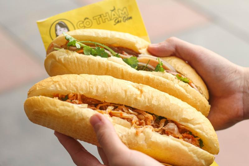 Cô Thăm Sài Gòn Bánh Mì Sạch