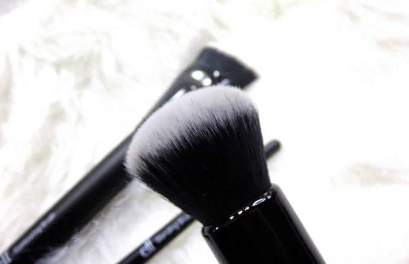 Cọ trang điểm E.L.F Ultimate Blending Brush