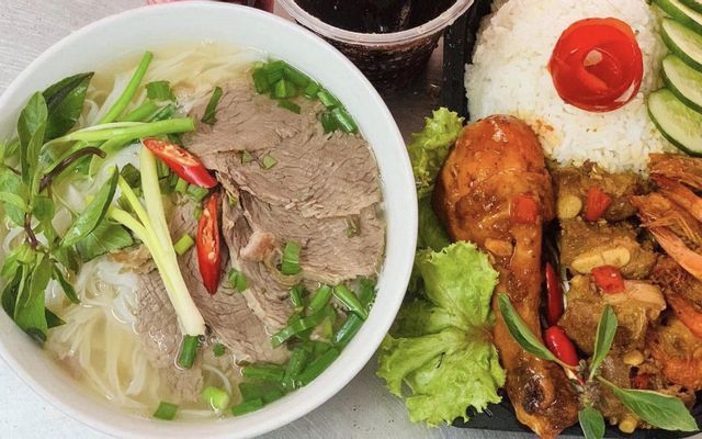 Delicious Rice and Special Luong Pho