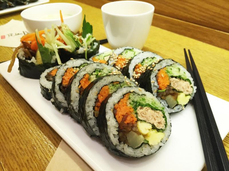 Cơm cuộn Gimbap