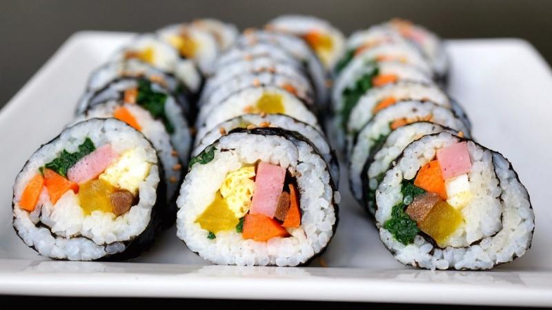 Cơm cuốn lá rong biển - Gimbap