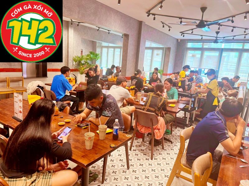 Cơm Gà Xối Mỡ 142