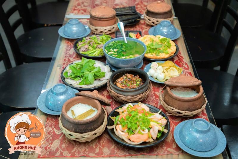 Cơm Niêu Hương Huế