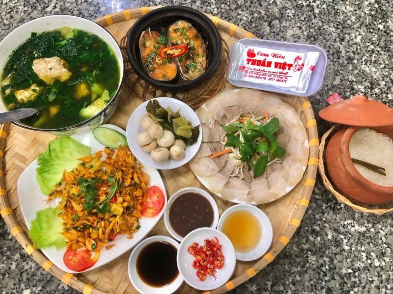 Cơm Niêu Thuần Việt