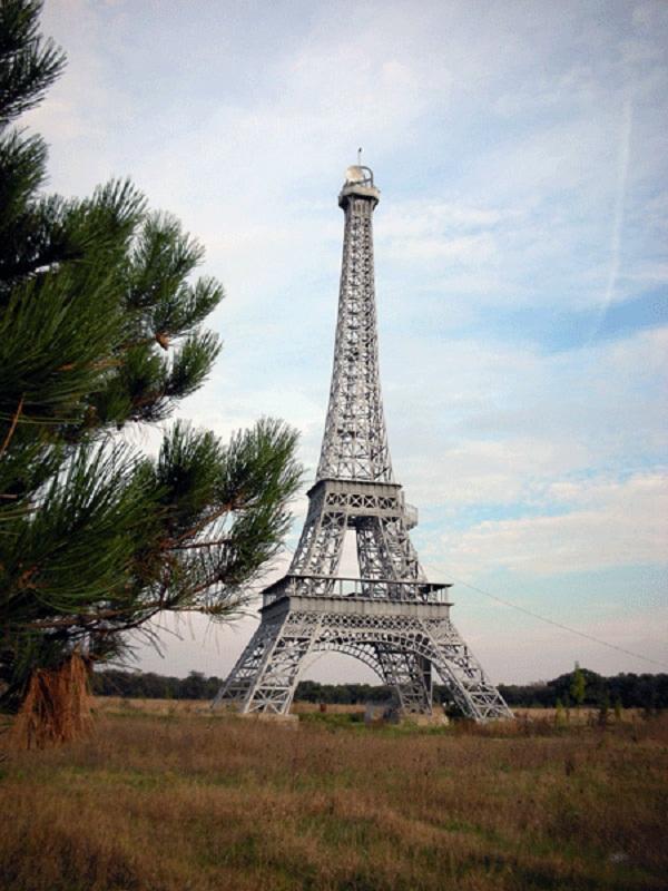 Bản sao của tháp Eiffel tại Nga