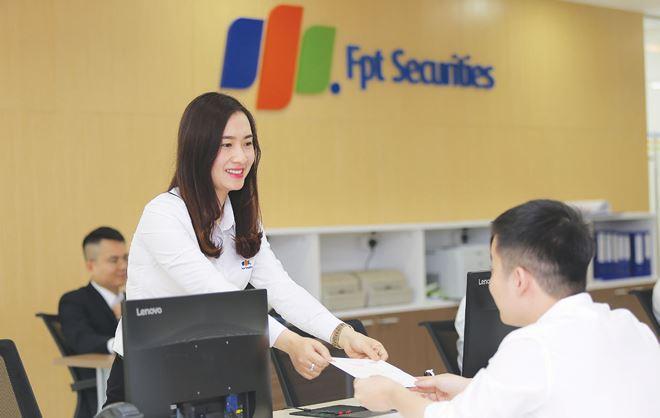 Trải qua hơn 15 năm hình thành và phát triển, FPTS đã liên tục gặt hái được rất nhiều thành công, đạt được sự tin tưởng của khách hàng, khẳng định vị trí là công ty chứng khoán hàng đầu tại Việt Nam vơi các thành tựu nổi bật