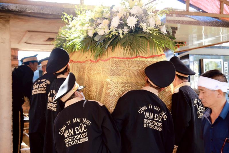 Công ty mai táng Vạn Đức