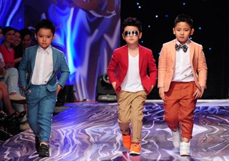 Có những tướng đi dáng đứng chuẩn nhất để bước trên sàn catwalk 1 cách tự tin như một người mẫu chuyên nghiệp.