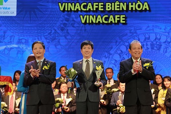 Vinacafe Biên Hòa nhận biểu tượng thương hiệu quốc gia