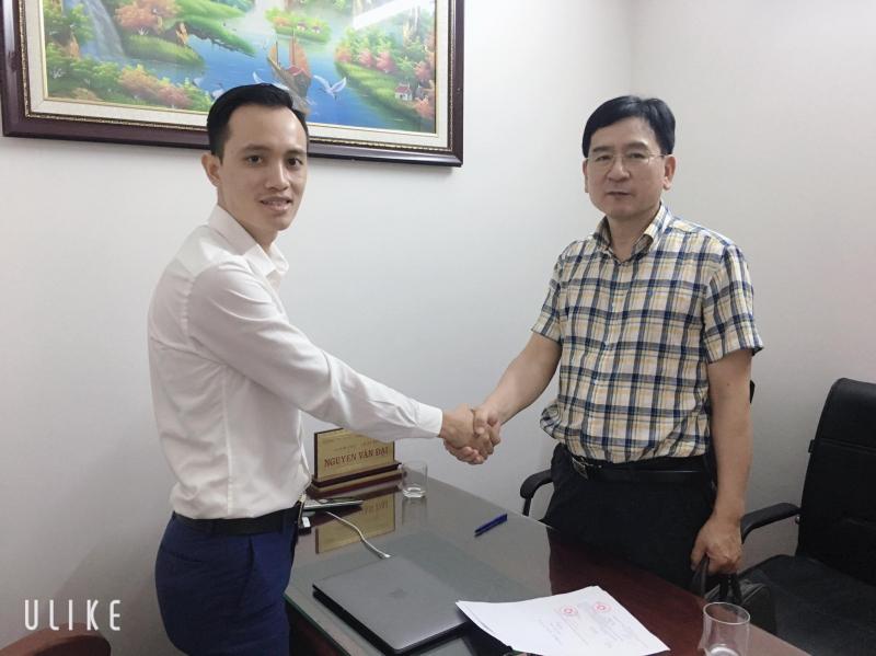 Luật sư Nguyễn Văn Đại cùng khách hàng