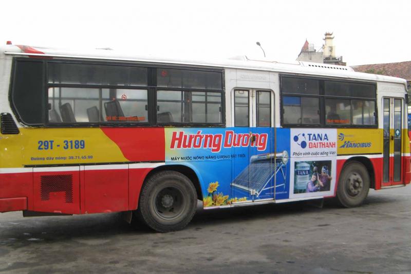 Quảng cáo bắt mắt trên xe buýt