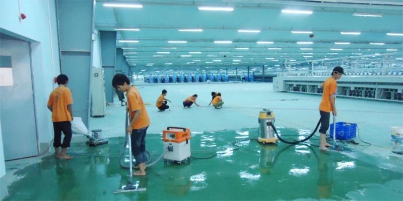 Vệ sinh công nghiệp với máy móc hiện đại