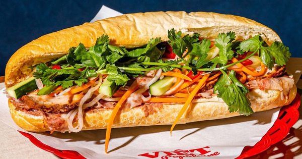 Cửa Hàng Bánh Mì 51