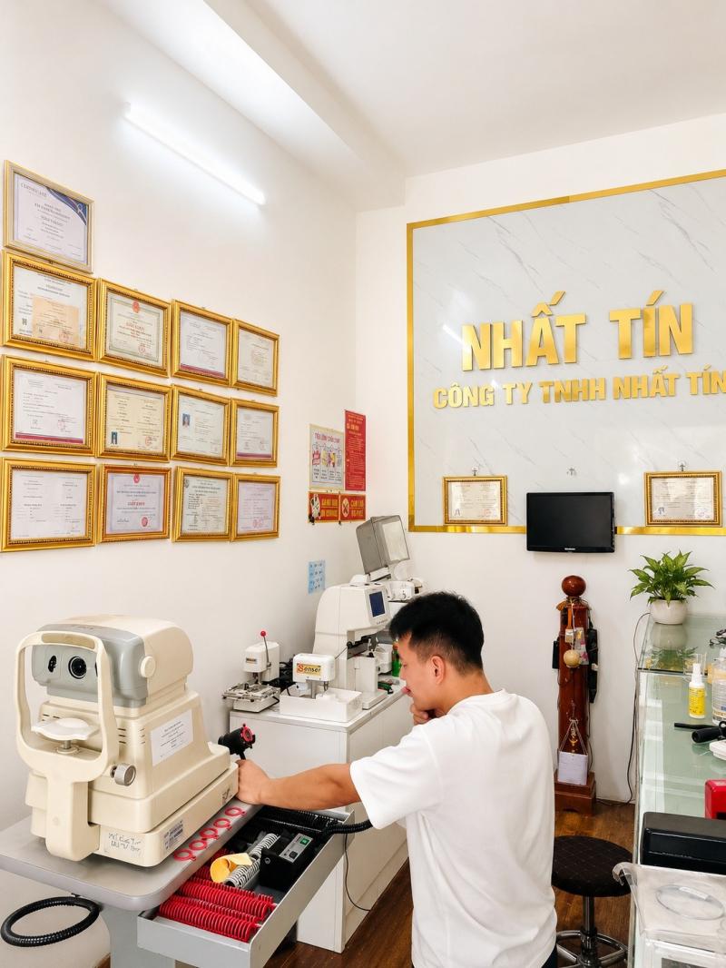 Cửa hàng Kính Mắt Nhất Tín