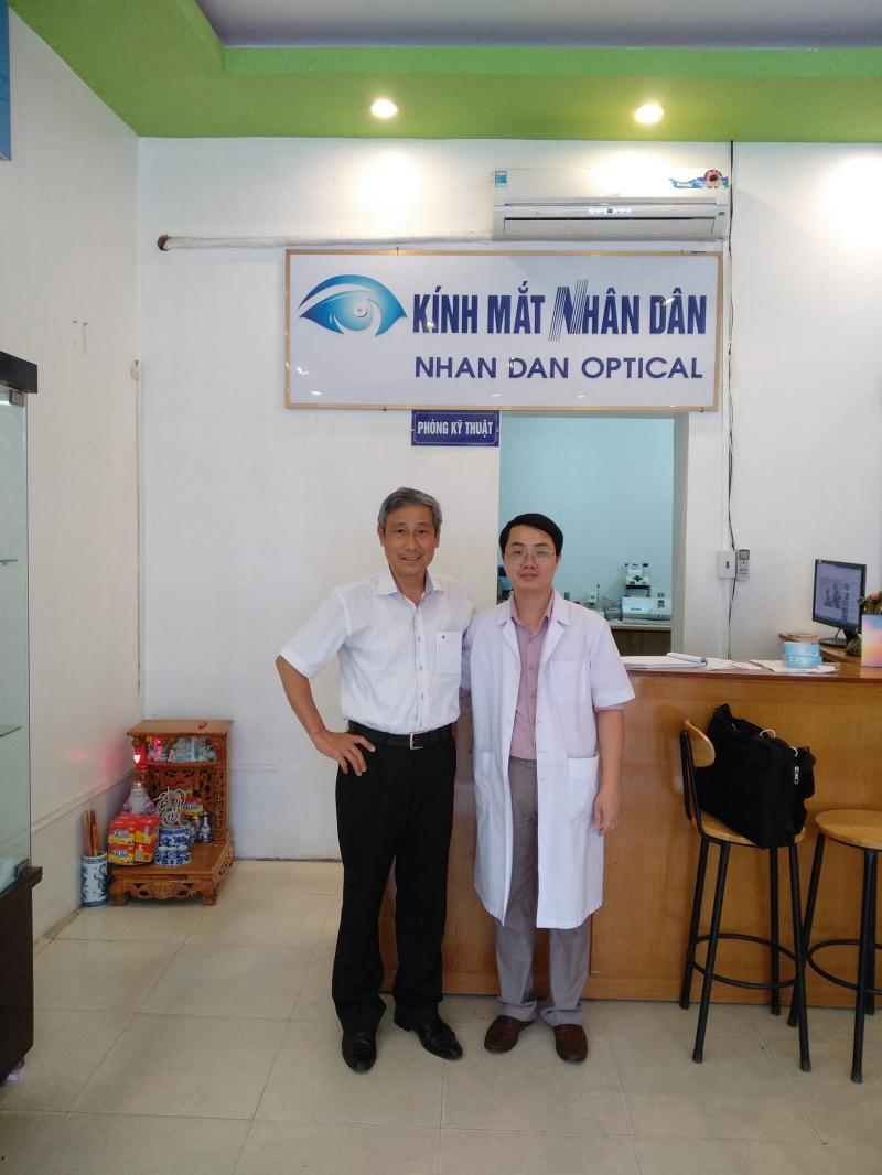 Cửa hàng mắt kính Nhân Dân