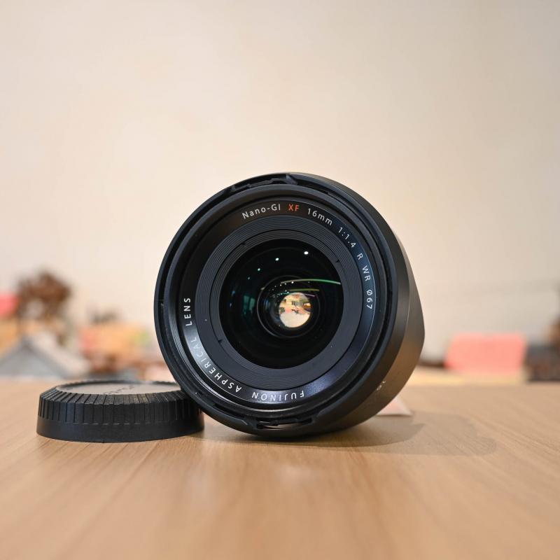 Cửa hàng Máy ảnh Hoàng Tô