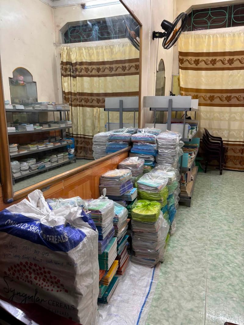 Cửa hàng sách cũ Cô Hằng
