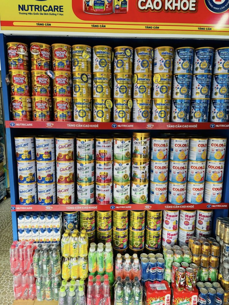 Cửa Hàng Sữa Cô Thắt