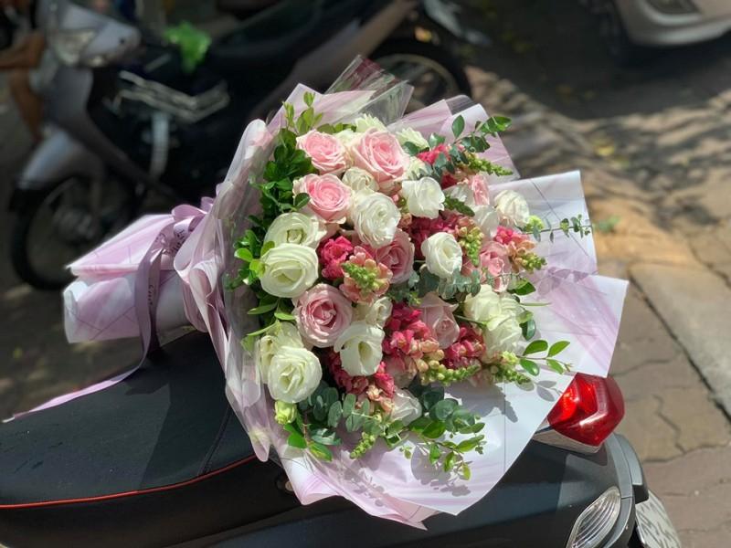 Bó hoa tươi làm xiêu lòng chị em phụ nữ tại Talia Flower Shop