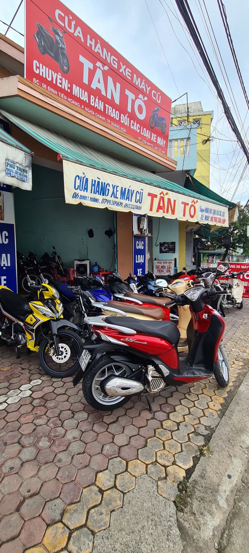 Cửa hàng xe máy cũ Tấn Tố