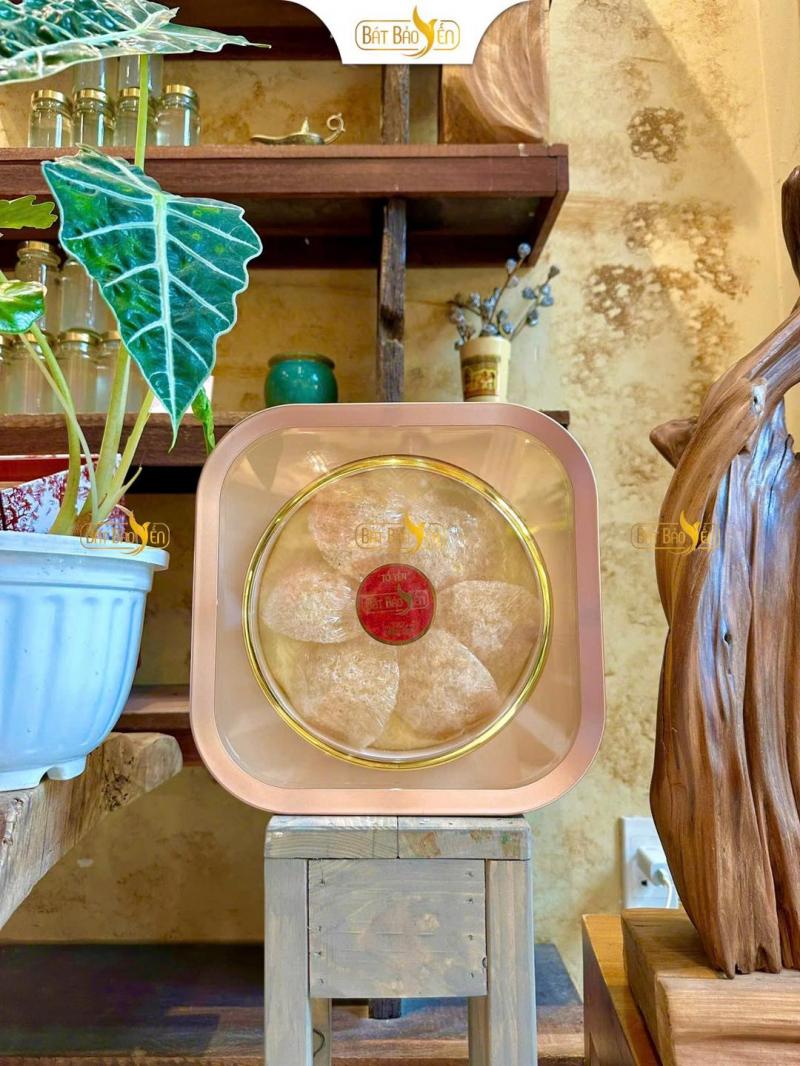 Cửa hàng yến sào Bát Bảo Yến