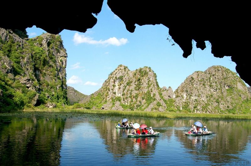 Cụm hang động Tràng An