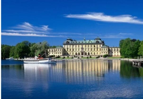 Toàn cảnh Cung điện Drottningholm