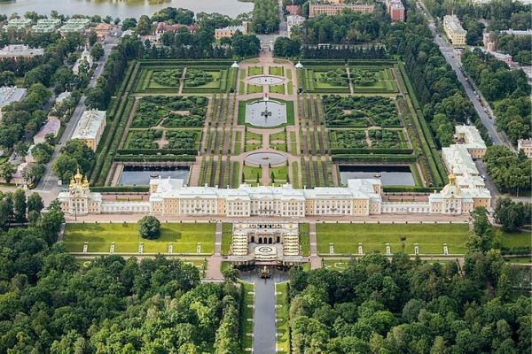 Cung điện mùa hè Peterhof tại Nga