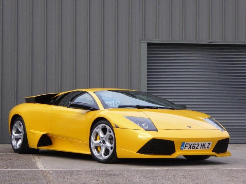 Lamborghini Murcielago màu vàng