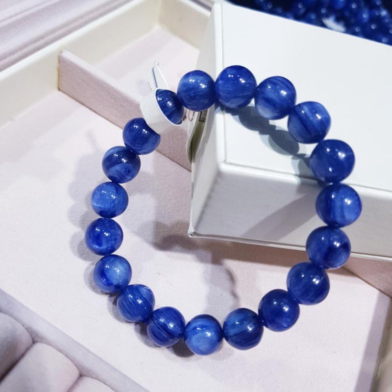 Kyanite là viên đá chữa lành rất tốt cho cung Thiên Bình