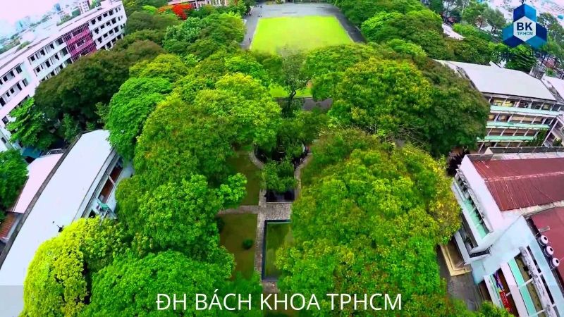 Cổng trường Đại học Bách Khoa Thành phố Hồ Chí Minh