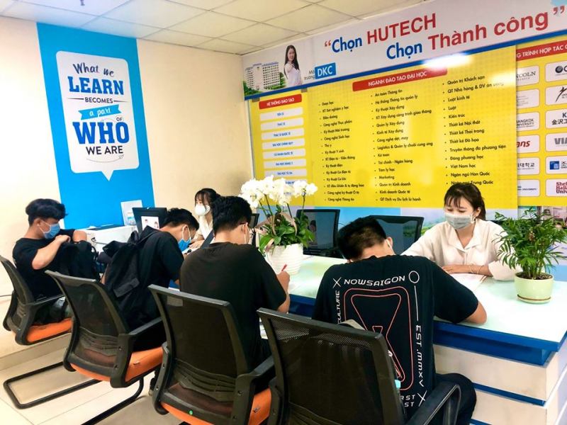 Trường Đại học Công nghệ TP.HCM (HUTECH)