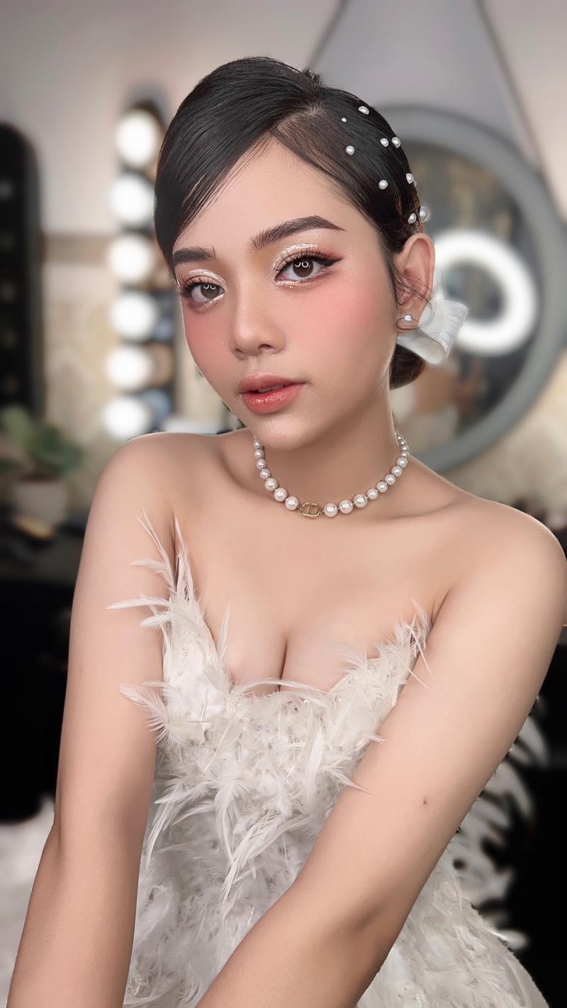 Đài Holy Makeup & Beauty