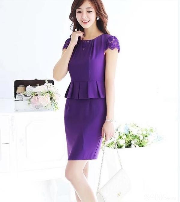 Khi xu hướng trang phục tự do bắt đầu xuất hiện tại chốn công sở thì váy Peplum trở thành lựa chọn hàng đầu của các quý cô bởi sự đơn giản và thanh lịch của mình.