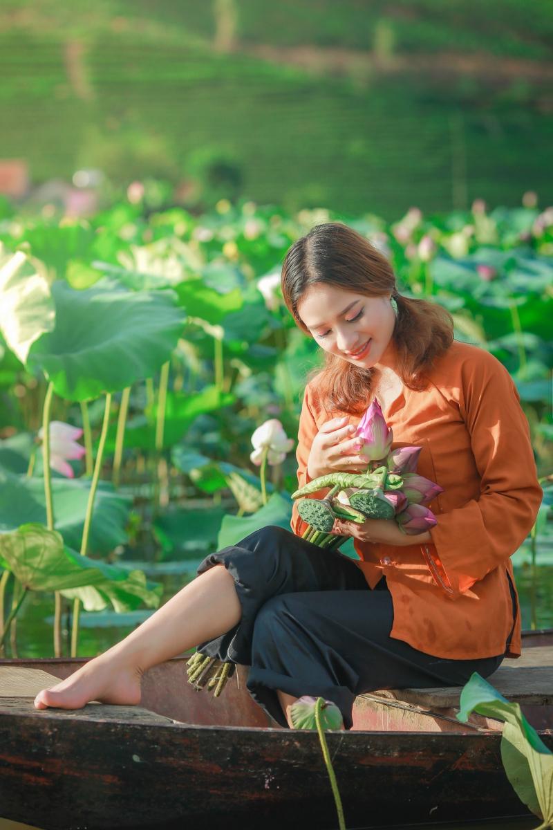 Đầm sen Lại Lò ở Thanh Chương, lớn nhất Nghệ An vào mùa