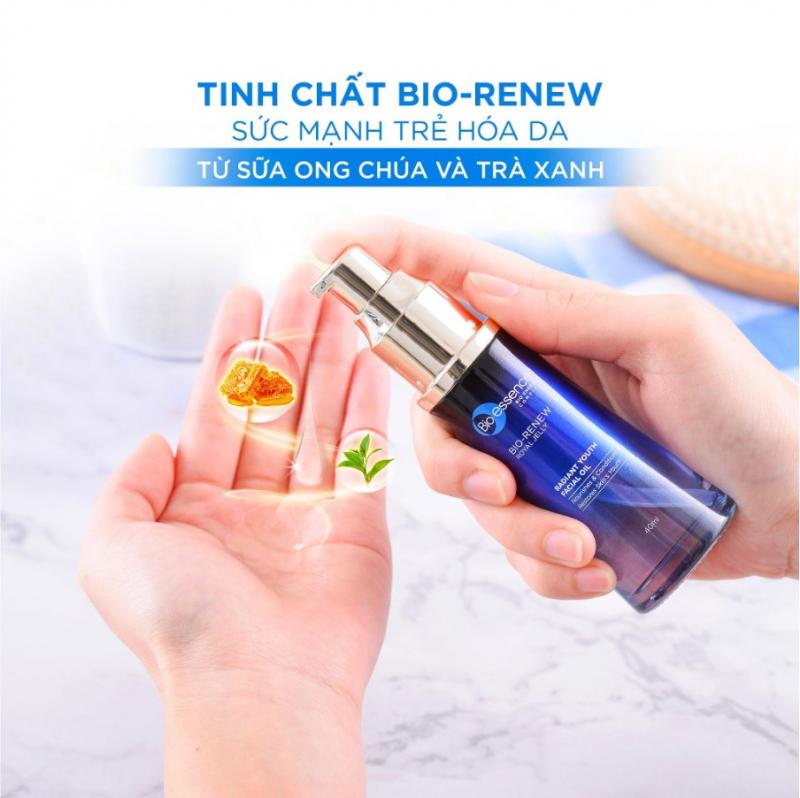 Tinh chất trẻ hoá da từ chiết xuất hoa phong lan đen, nhân sâm và sữa ong chúa giúp hồi sinh làn da mạnh mẽ và nhanh tăng cường kết cấu dưới da, từ đó làm đầy da, nâng cơ thon gọn, trả lại vẻ tươi trẻ rạng ngời.