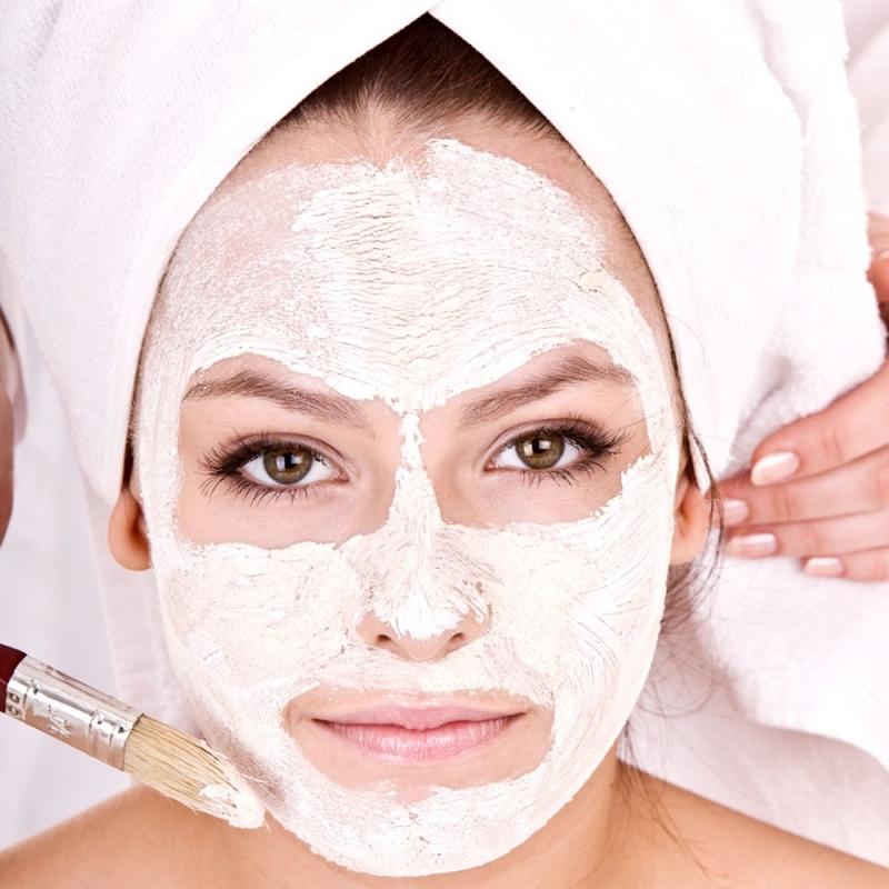 Đắp mặt nạ dưỡng da giúp da bạn trở nên sáng mịn