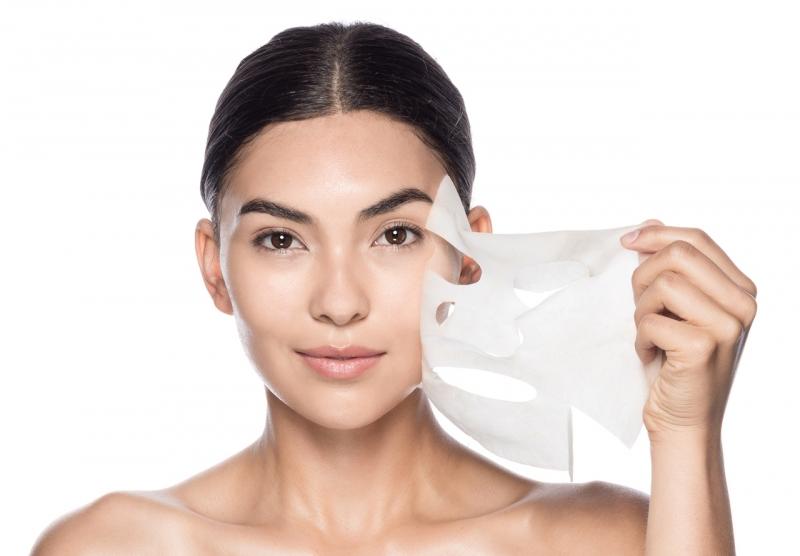 Bạn chỉ nên sử dụng mặt nạ giấy dưỡng ẩm từ 2-3 lần/ tuần.