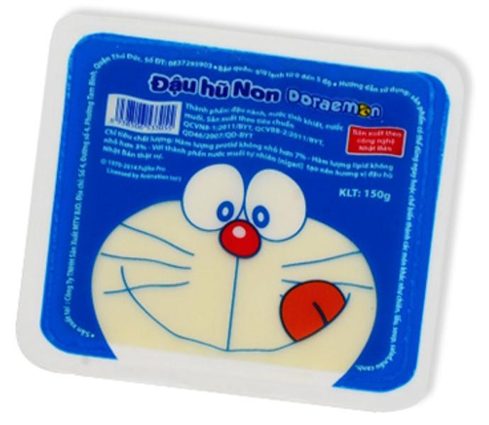 Doraemon Tofu là sản phẩm đậu nành được sản xuất tại Việt Nam bằng kỹ thuật, máy móc và nghệ nhân đến từ Nhật Bản nên rất an toàn và an tâm cho người sử dụng