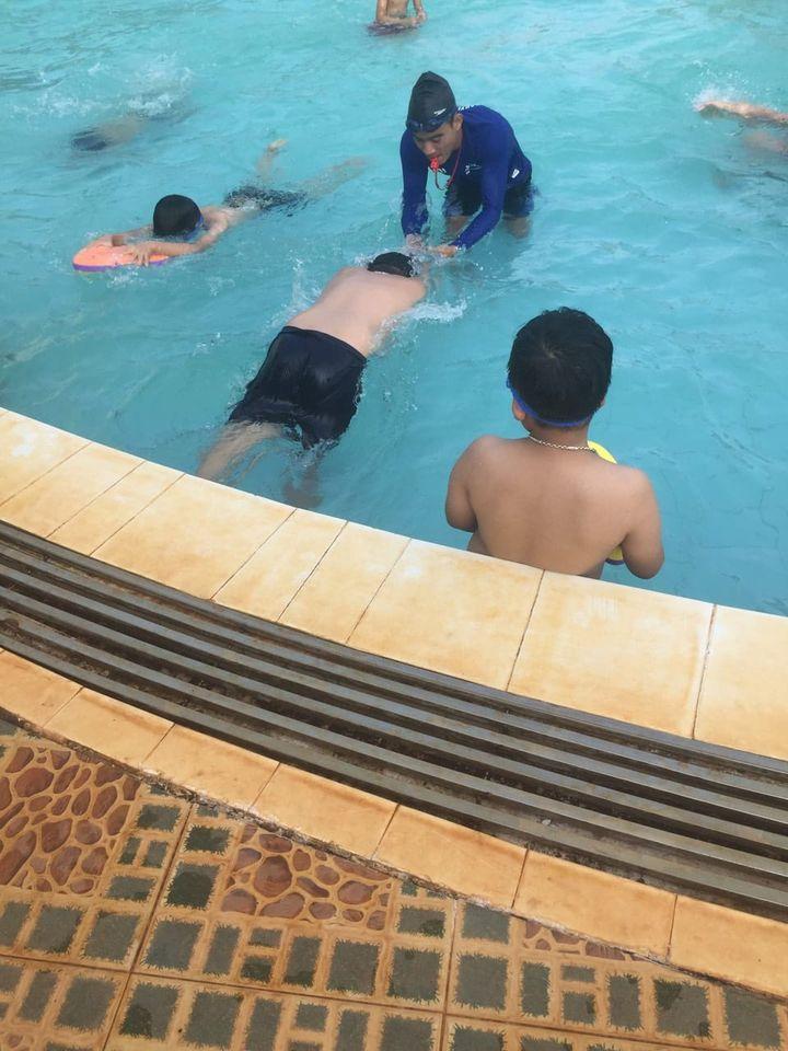 Dạy bơi Đức Cơ