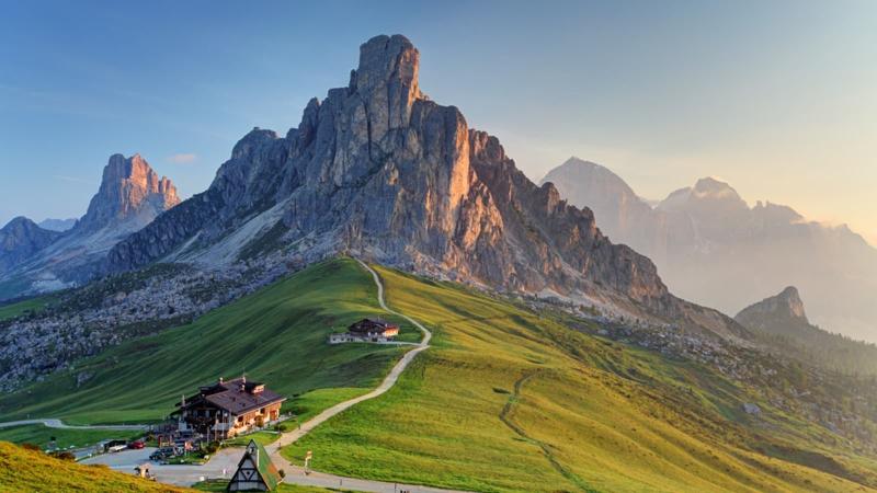 Dãy Dolomites, Ý